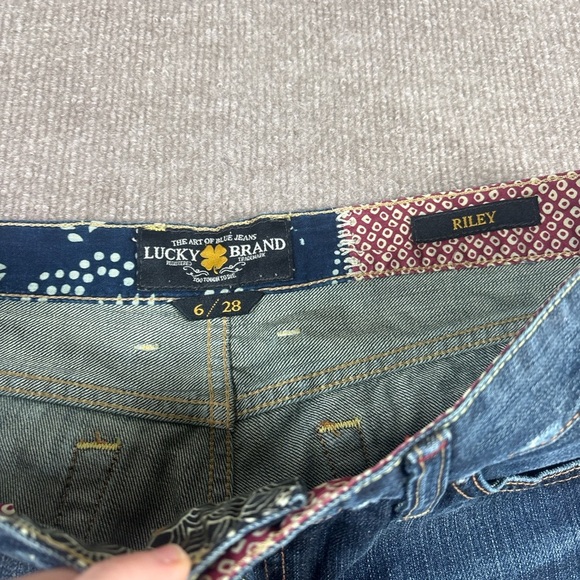 Lucky Brand Women's Distressed Blue Jean Shorts size 6/28 Riley 1265 - Picture 6 of 7